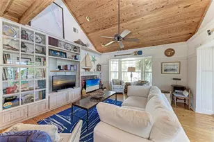 2308 Canasta Dr, Bradenton Beach, FL 34217 - Photo 10