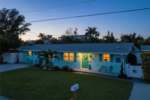304 29th St, Holmes Beach, FL 34217 - Photo 1