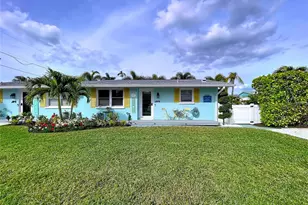 304 29th St, Holmes Beach, FL 34217 - Photo 2