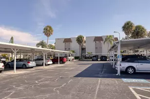 1330 Glen Oaks Dr E, Sarasota, FL 34232 - Photo 4