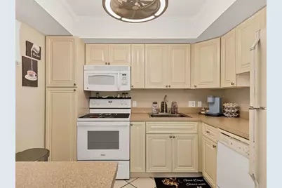 1330 Glen Oaks Drive E #174D, Sarasota, FL 34232 - Photo 14