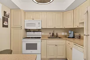 1330 Glen Oaks Dr E, Sarasota, FL 34232 - Photo 14