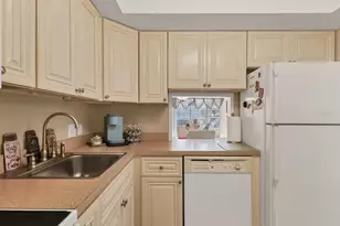 1330 Glen Oaks Dr E, Sarasota, FL 34232 - Photo 16