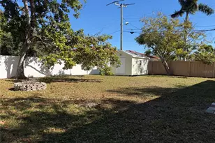 4310 7th Ave W, Bradenton, FL 34209 - Photo 2