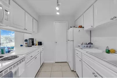 2701 Hidden Lake Drive N #E, Sarasota, FL 34237 - Photo 4