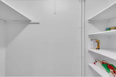 2701 Hidden Lake Drive N #E, Sarasota, FL 34237 - Photo 6