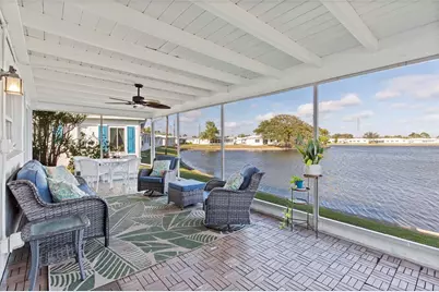 9785 Mainlands Boulevard W #1-B, Pinellas Park, FL 33782 - Photo 2