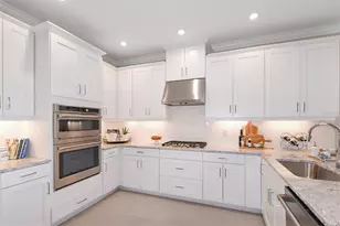 8572 Snowfall St, Sarasota, FL 34241 - Photo 6