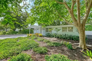 2374 Arlington St, Sarasota, FL 34239 - Photo 2