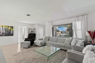 6835 Roxbury Dr, Sarasota, FL 34231 - Photo 2