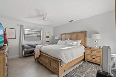 6835 Roxbury Drive, Sarasota, FL 34231 - Photo 16