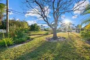 6835 Roxbury Dr, Sarasota, FL 34231 - Photo 28