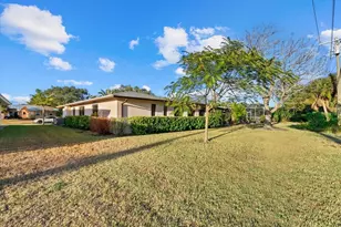 6835 Roxbury Dr, Sarasota, FL 34231 - Photo 30