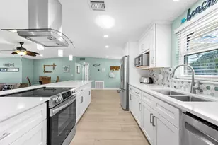 310 66th St, Holmes Beach, FL 34217 - Photo 10