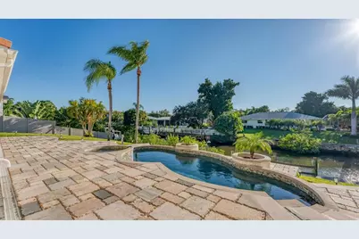 7300 Cove Terrace, Sarasota, FL 34231 - Photo 54