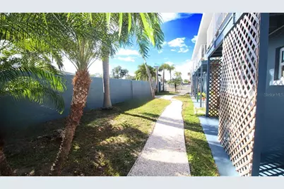 3001 Bee Ridge Road #206, Sarasota, FL 34239 - Photo 18