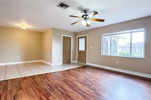 933 SE 26th St, Cape Coral, FL 33904 - Photo 8