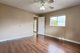 933 SE 26th St, Cape Coral, FL 33904 - Photo 10