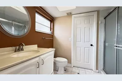 933 SE 26th Street, Cape Coral, FL 33904 - Photo 12