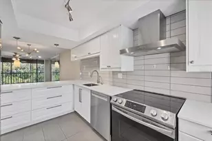 3363 Cross Creek Dr, Sarasota, FL 34231 - Photo 6