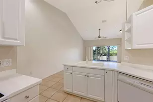 7641 Sweetbay Cir, Bradenton, FL 34203 - Photo 18