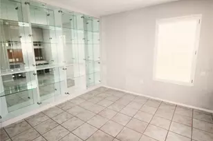 4218 St Charles Dr, Sarasota, FL 34243 - Photo 12