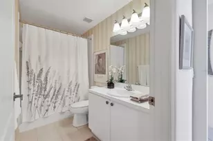 9470 High Gate Dr, Sarasota, FL 34238 - Photo 20