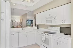 9470 High Gate Dr, Sarasota, FL 34238 - Photo 16