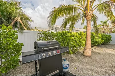 305 73rd Street, Holmes Beach, FL 34217 - Photo 18