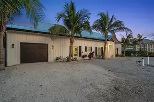 305 73rd St, Holmes Beach, FL 34217 - Photo 4