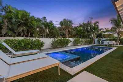 305 73rd Street, Holmes Beach, FL 34217 - Photo 10