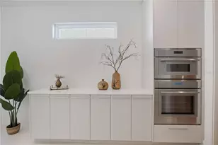 2596 Floyd St, Sarasota, FL 34239 - Photo 12