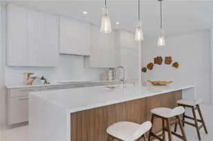 2596 Floyd St, Sarasota, FL 34239 - Photo 10