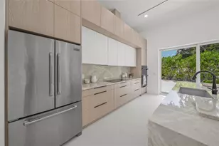 3500 Bay Shore Rd, Sarasota, FL 34234 - Photo 8