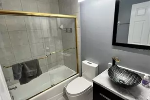 5242 Immo Ct, Sarasota, FL 34233 - Photo 6