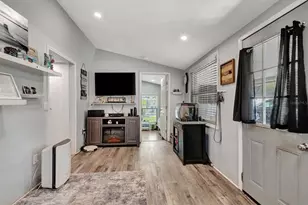 997 28th Ave Dr E, Bradenton, FL 34208 - Photo 6