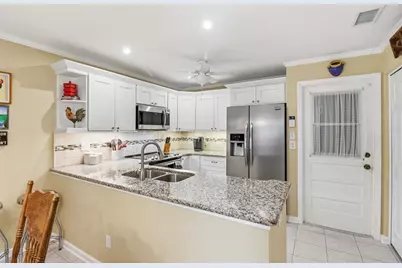 3908 Oakhurst Boulevard #3185, Sarasota, FL 34233 - Photo 8