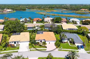 5270 Far Oak Cir, Sarasota, FL 34238 - Photo 8