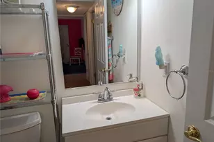 3562 Lake Bayshore Dr, Bradenton, FL 34205 - Photo 22