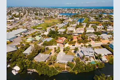507 58th Street, Holmes Beach, FL 34217 - Photo 4