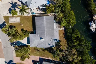 507 58th St, Holmes Beach, FL 34217 - Photo 12