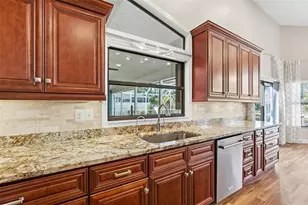 5309 Gardens Dr, Sarasota, FL 34243 - Photo 14