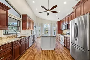 5309 Gardens Dr, Sarasota, FL 34243 - Photo 10