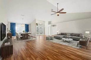 5309 Gardens Dr, Sarasota, FL 34243 - Photo 6