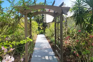 1035 Sirus Trail, Sarasota, FL 34232 - Photo 4