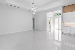 1687 19th St SW, Naples, FL 34117 - Photo 6