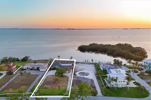 7318 Westmoreland Dr, Sarasota, FL 34243 - Photo 4