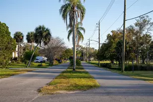 405 Edwards Dr, Sarasota, FL 34243 - Photo 34