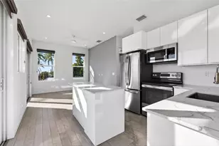 405 Edwards Dr, Sarasota, FL 34243 - Photo 22