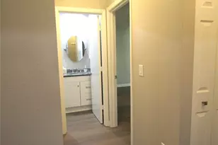 376 Oak Hill Dr, Sarasota, FL 34232 - Photo 8